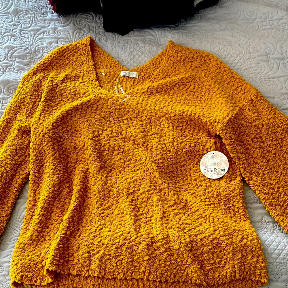 Women's Mustard V-Neck Popcorn Knit Sweater